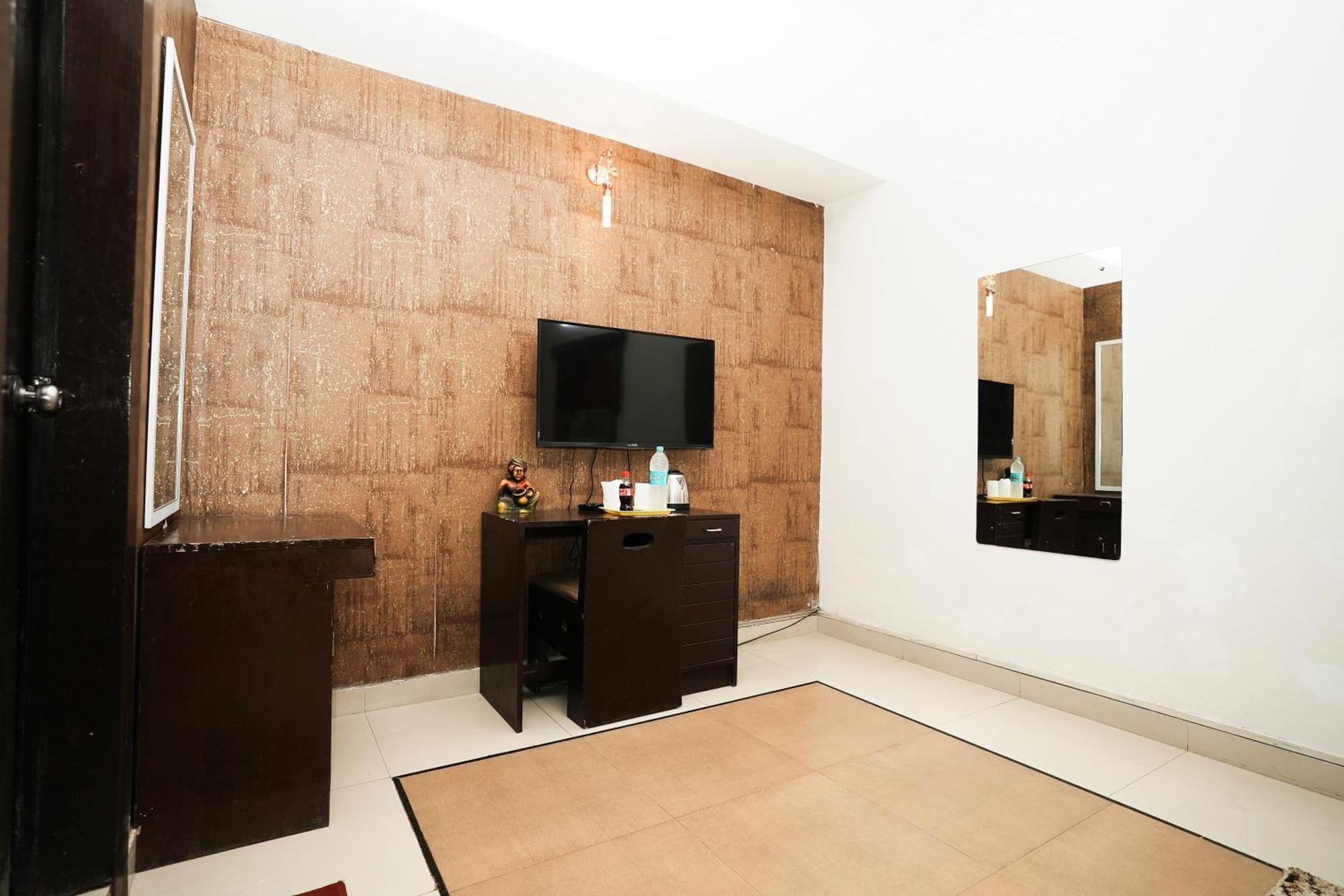 Hotel Om Paradise Near Igi Delhi Airport Νέο Δελχί Εξωτερικό φωτογραφία